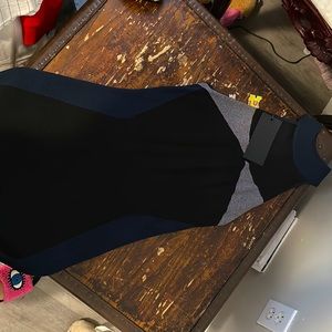 Kendall & Kylie armless turtleneck dresssize small